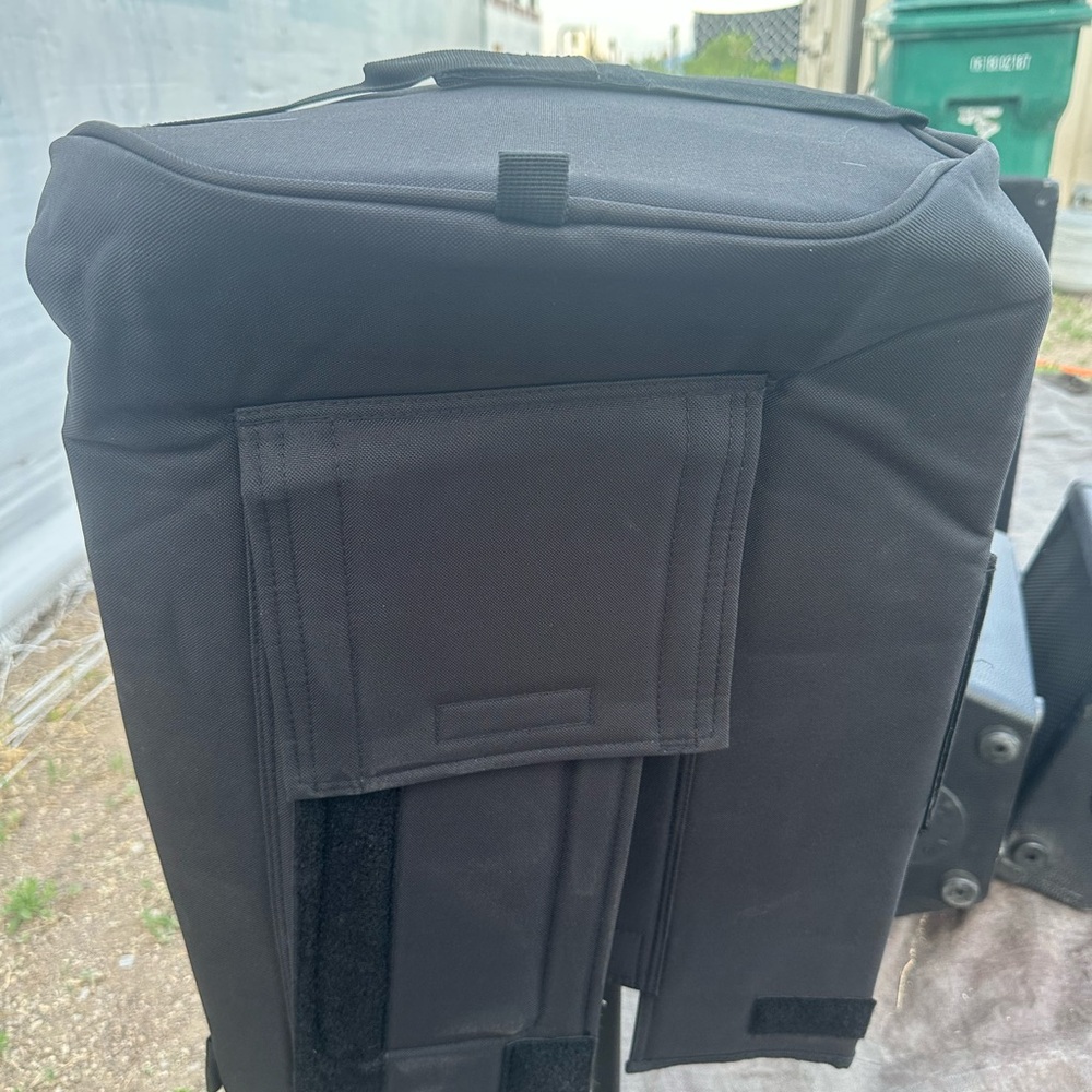 Set of Yamaha Black Speaker cases - Picture 5 of 5